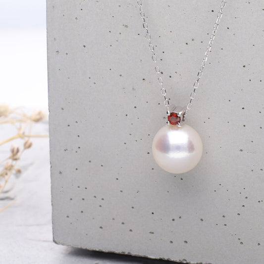 1月 誕生石 ガーネット|アコヤパール ペンダント ネックレス|無調色アコヤ真珠 8.0mm ラウンド K10WG|チェーン付き