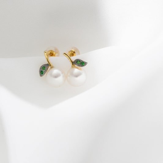 【姫果】アコヤパール グリーンガーネット イエローゴールド ピアス | 無調色 アコヤ真珠 7.0mm K18YG