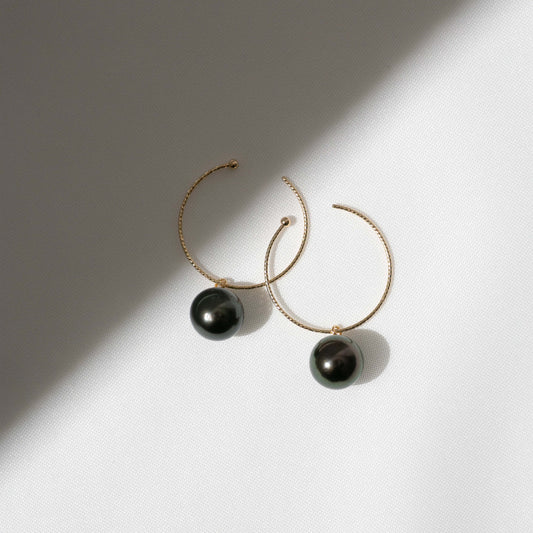 ブラックパール イエローゴールド フープピアス【S】 |無調色 黒蝶真珠 タヒチパール 南洋真珠 8.0mm K10YG 外径20mm