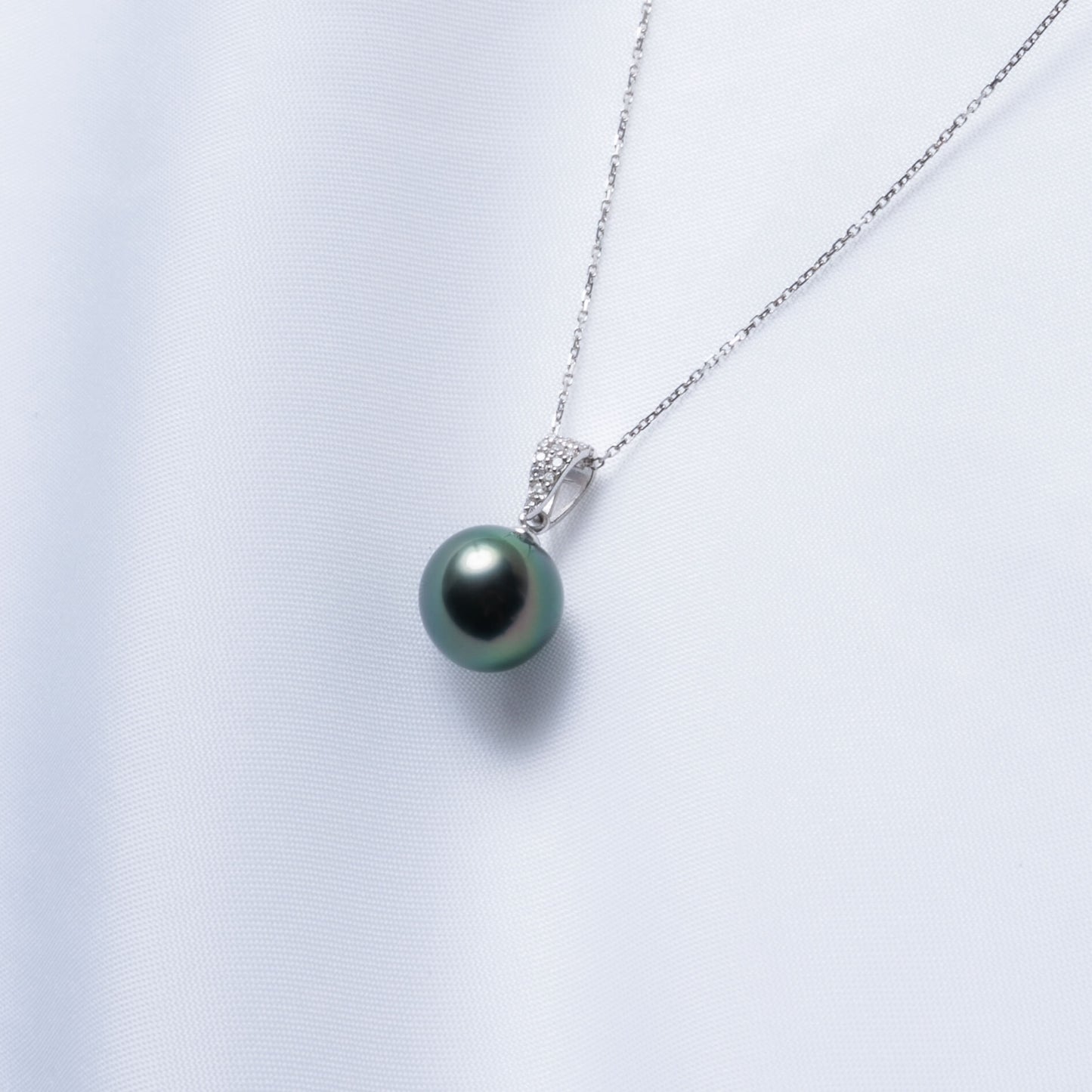 【星涼し】ブラックパール ダイヤモンド プラチナ ペンダント|無調色 黒蝶真珠 タヒチパール 10mm PT900