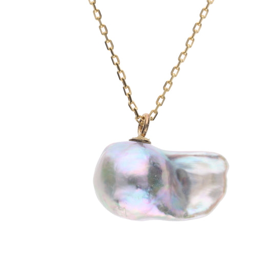 【おさかな真珠】金魚 - 泳ぐ宝石、虹色尾ひれ(アコヤ真珠 8mm ブルー系)シルバーペンダント #3026