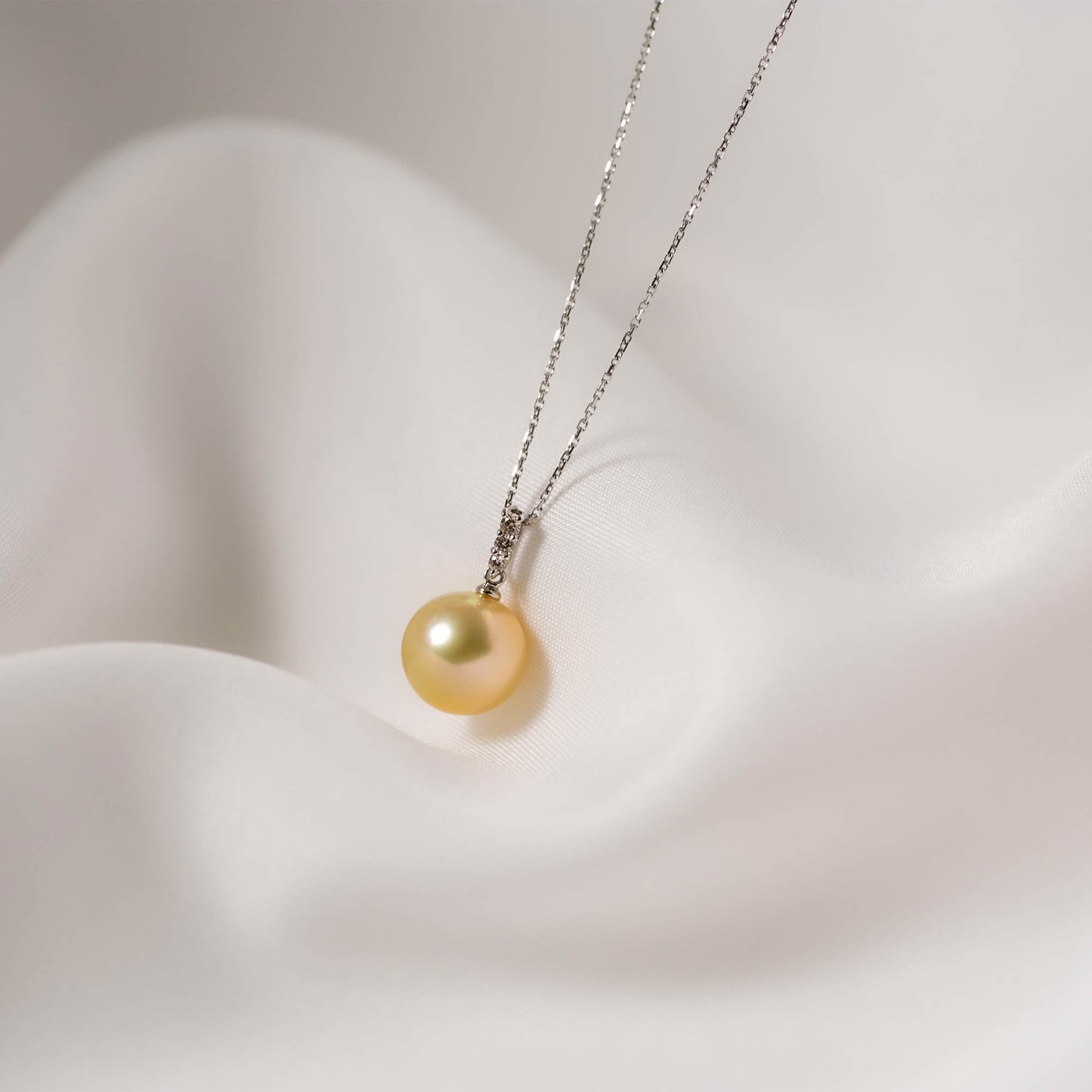 【星朧】ゴールデンパール ダイヤモンド プラチナ ペンダント|無調色 白蝶真珠 南洋真珠 10mm PT900