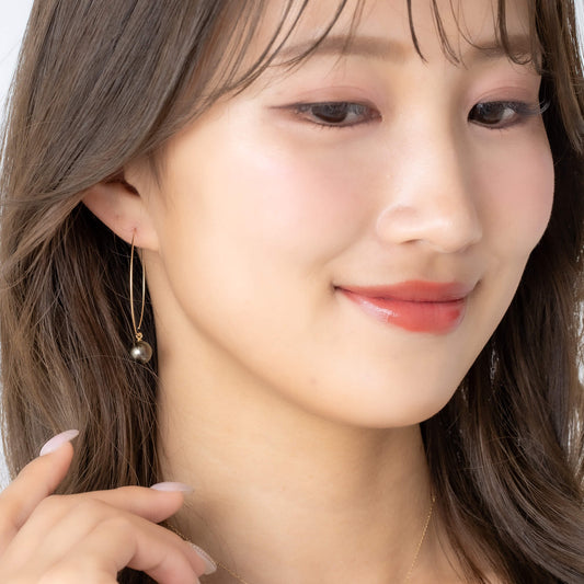 ブラックパール イエローゴールド フープピアス【L】|無調色 黒蝶真珠 タヒチパール 南洋真珠 8.0mm K10YG 外径40mm