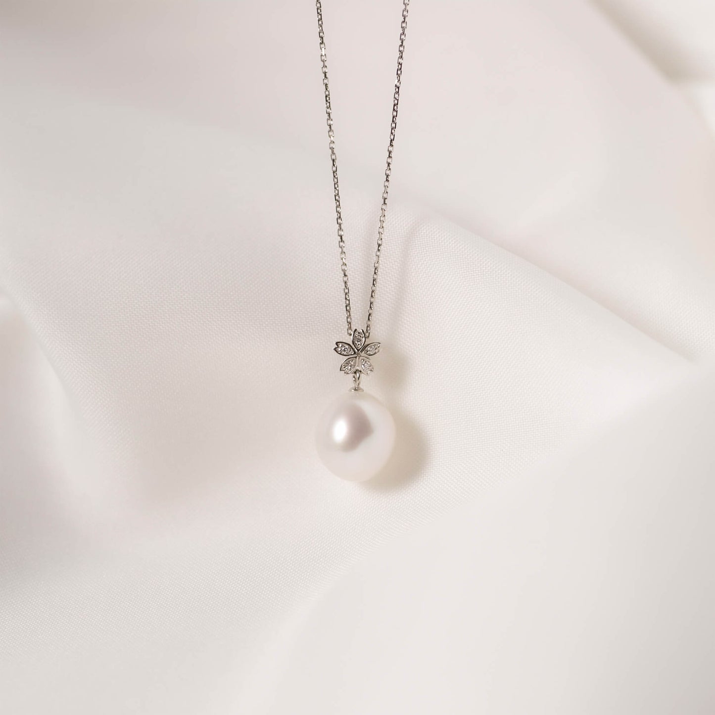 【星桜】シロチョウパール ダイヤモンド プラチナ ペンダント|無調色 白蝶真珠 南洋真珠 10mm PT900