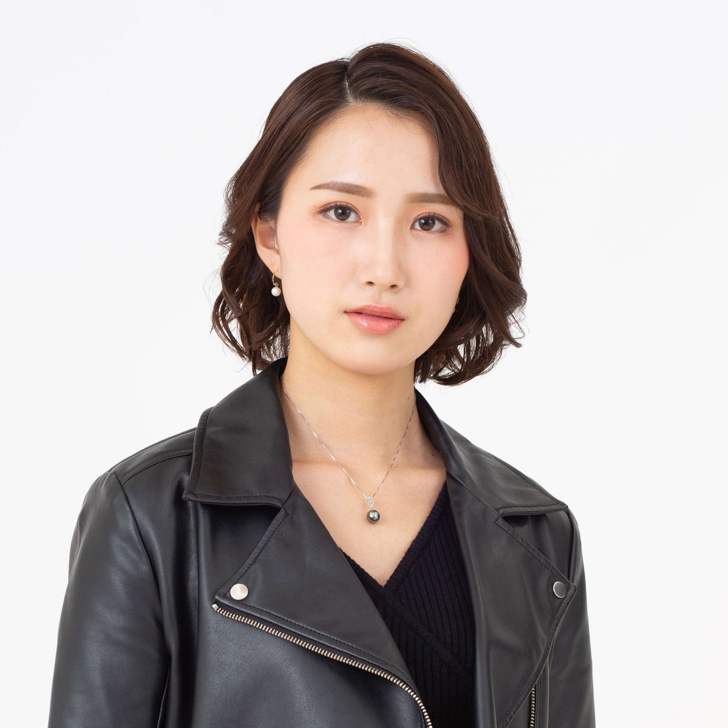 【鈴蘭】ブラックパール ダイヤモンド ホワイトゴールド ペンダント|無調色 黒蝶真珠 タヒチパール 10mm K18WG