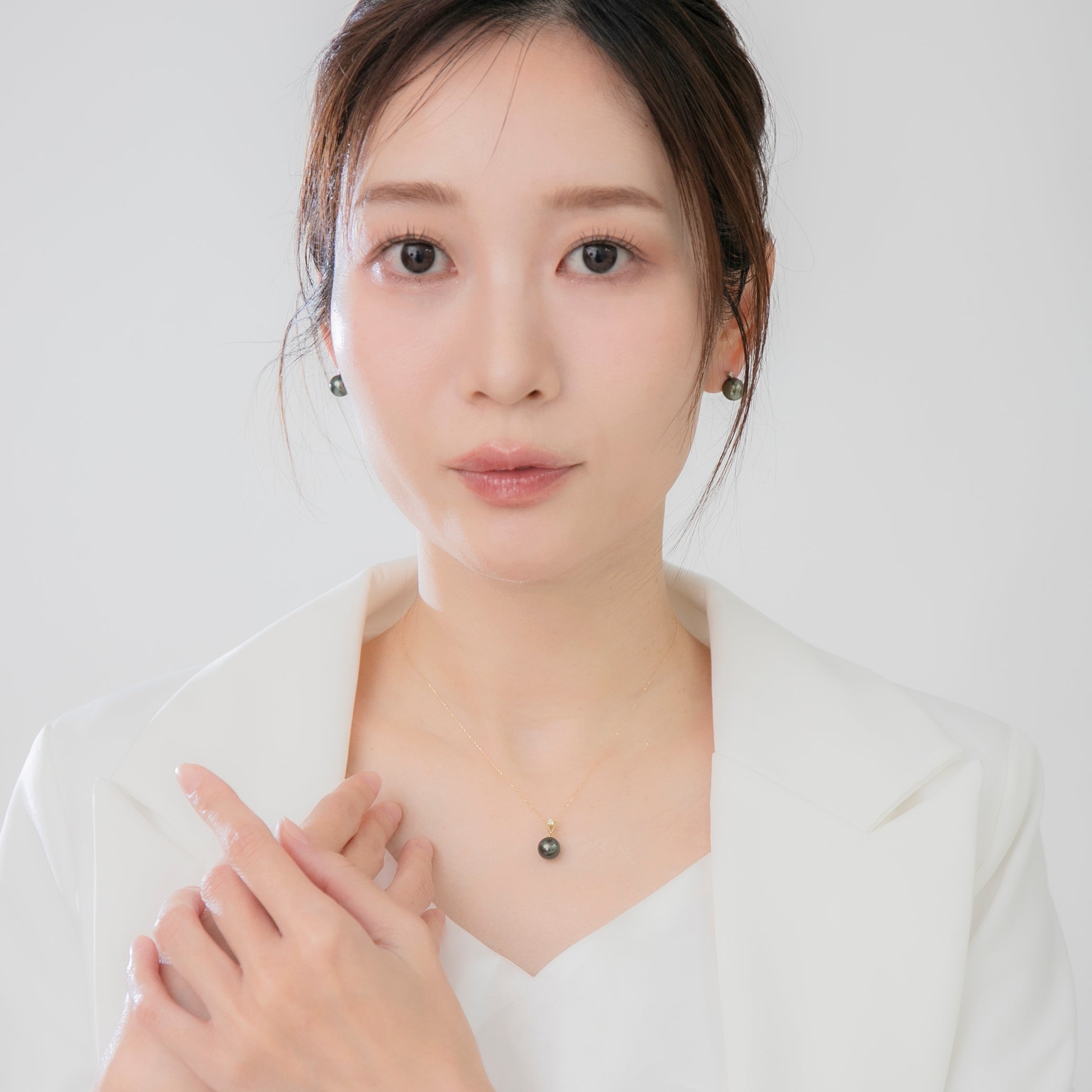 星影】ブラックパール（黒蝶真珠・8.0mm・ラウンド系） K18 イエロー