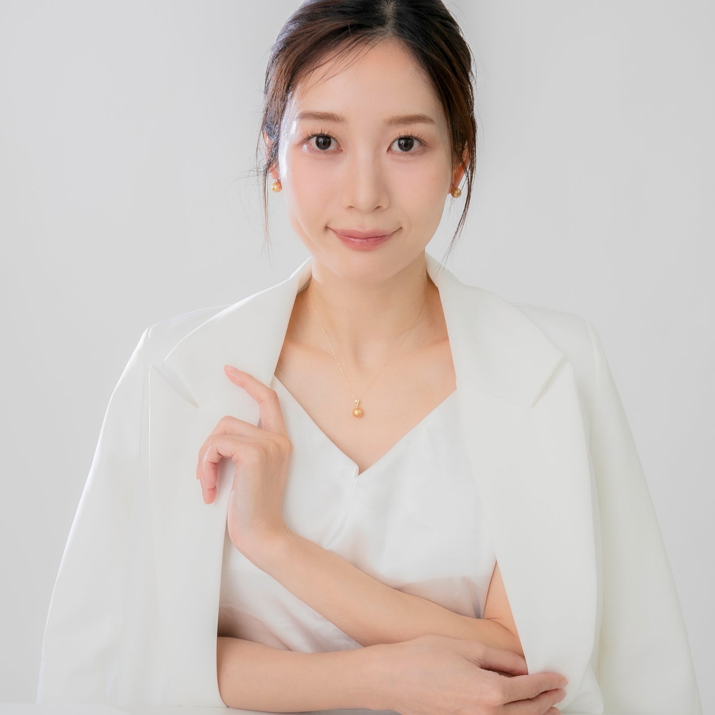 【星影】ゴールデンパール（白蝶真珠・8mm・セミラウンド系）天然ダイヤモンド K18 イエローゴールド ペンダント