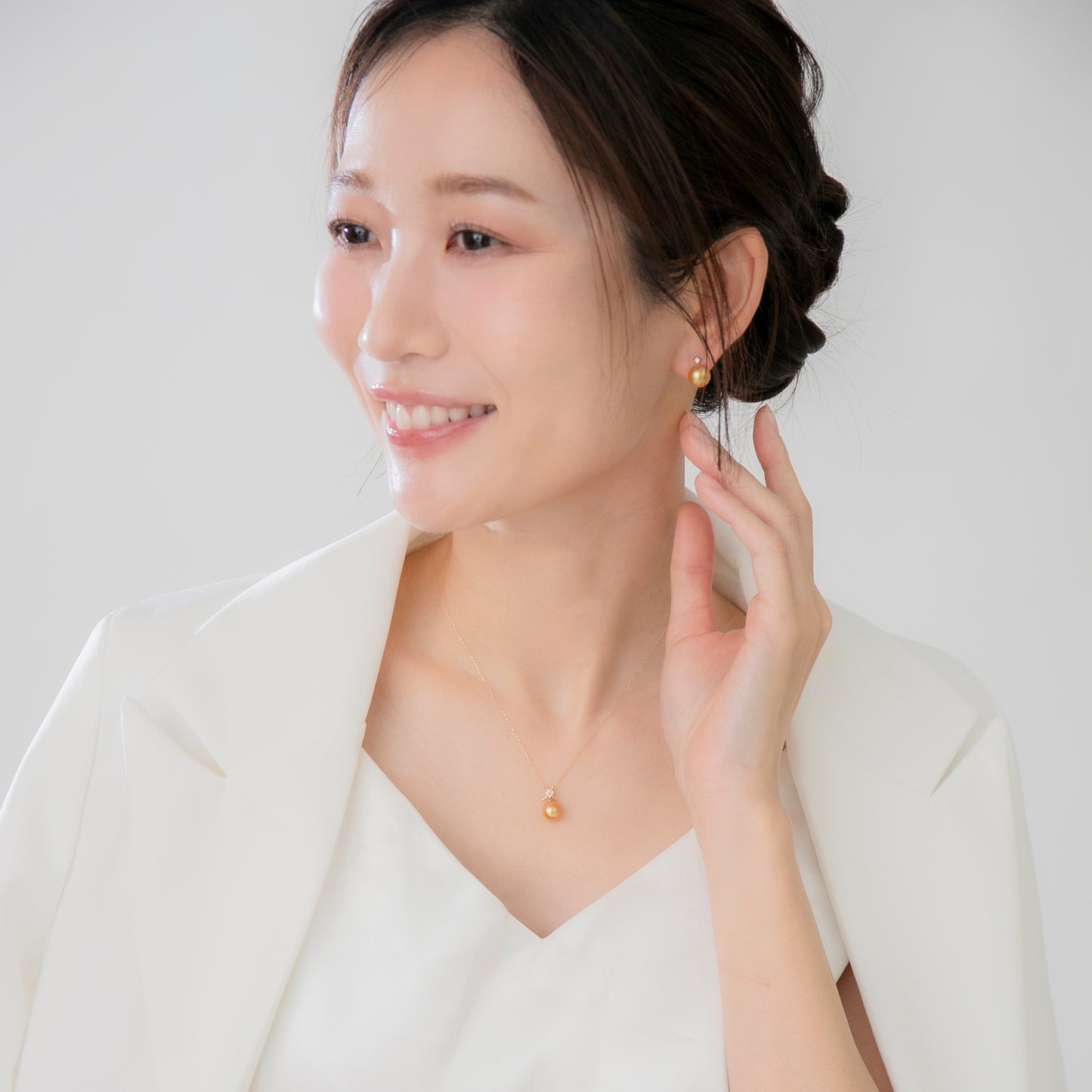 【久遠】ゴールデンパール（白蝶真珠・8.0mm・セミラウンド系）天然ダイヤモンド K18 イエローゴールド ペンダント
