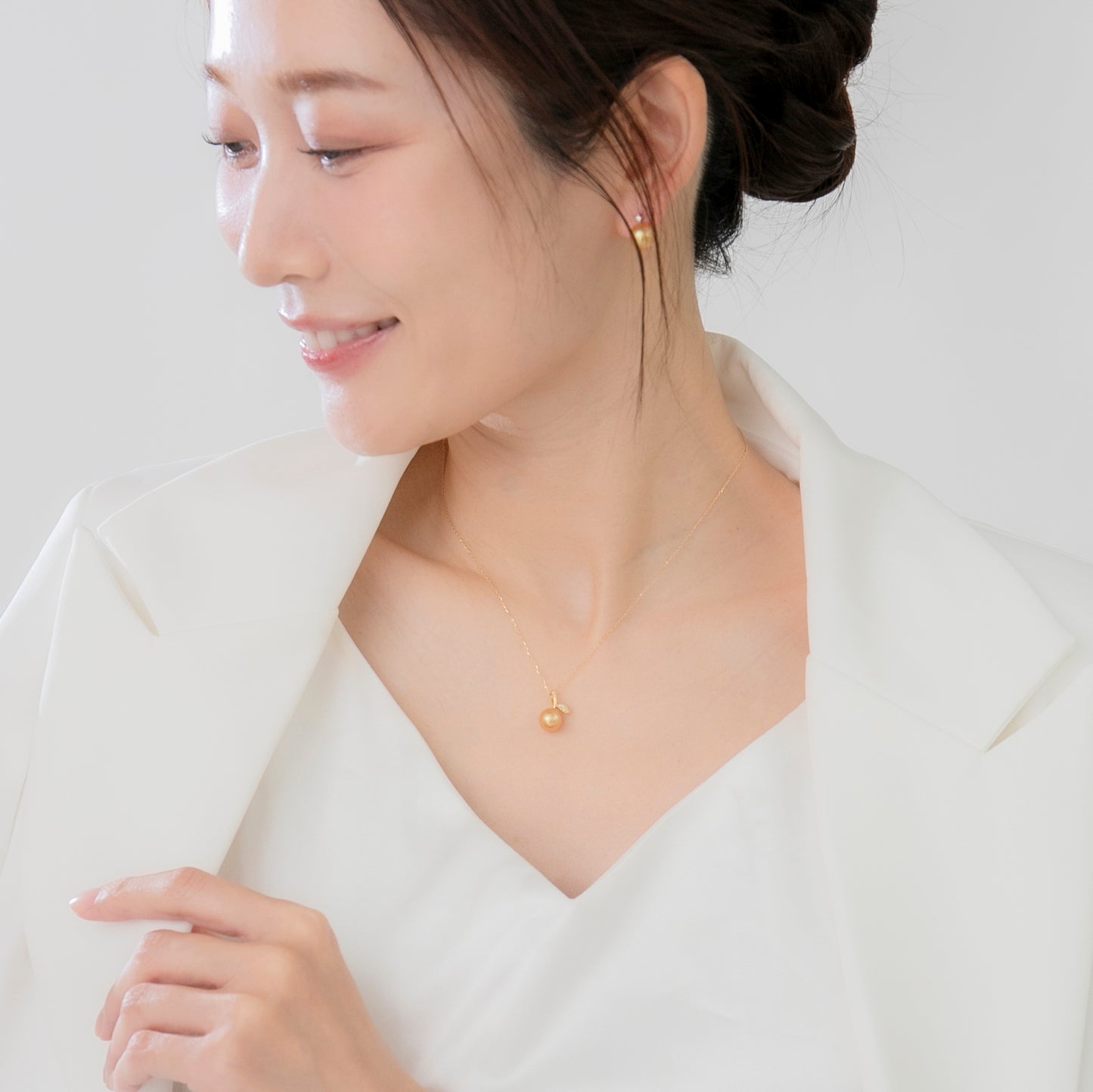 【姫果】ゴールデンパール（白蝶真珠・8.0mm・セミラウンド系）天然ダイヤモンド K18 イエローゴールド ペンダントトップ