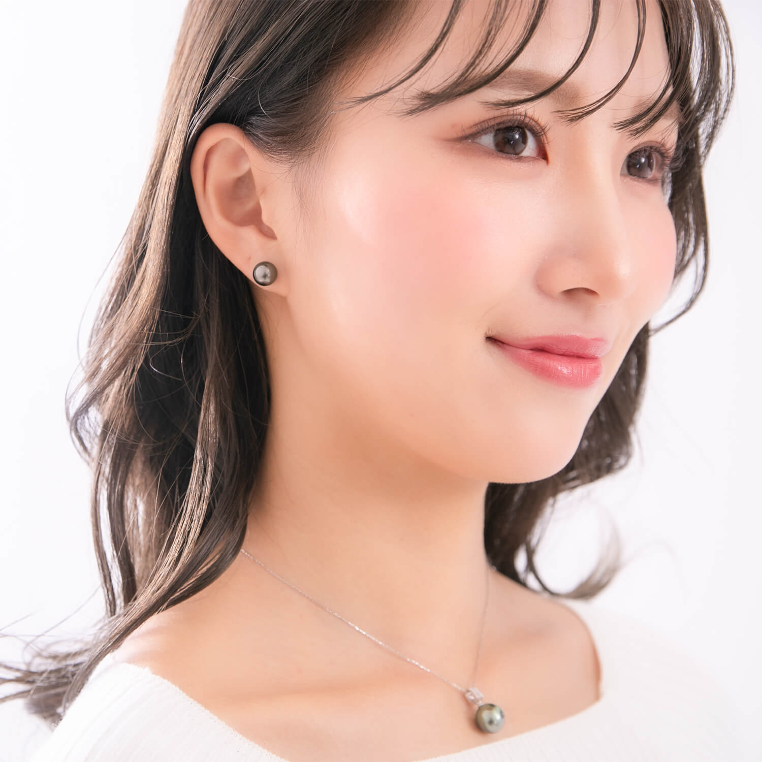 クロチョウ真珠「ブラックパールペンダント」特集｜神秘的で一生使える