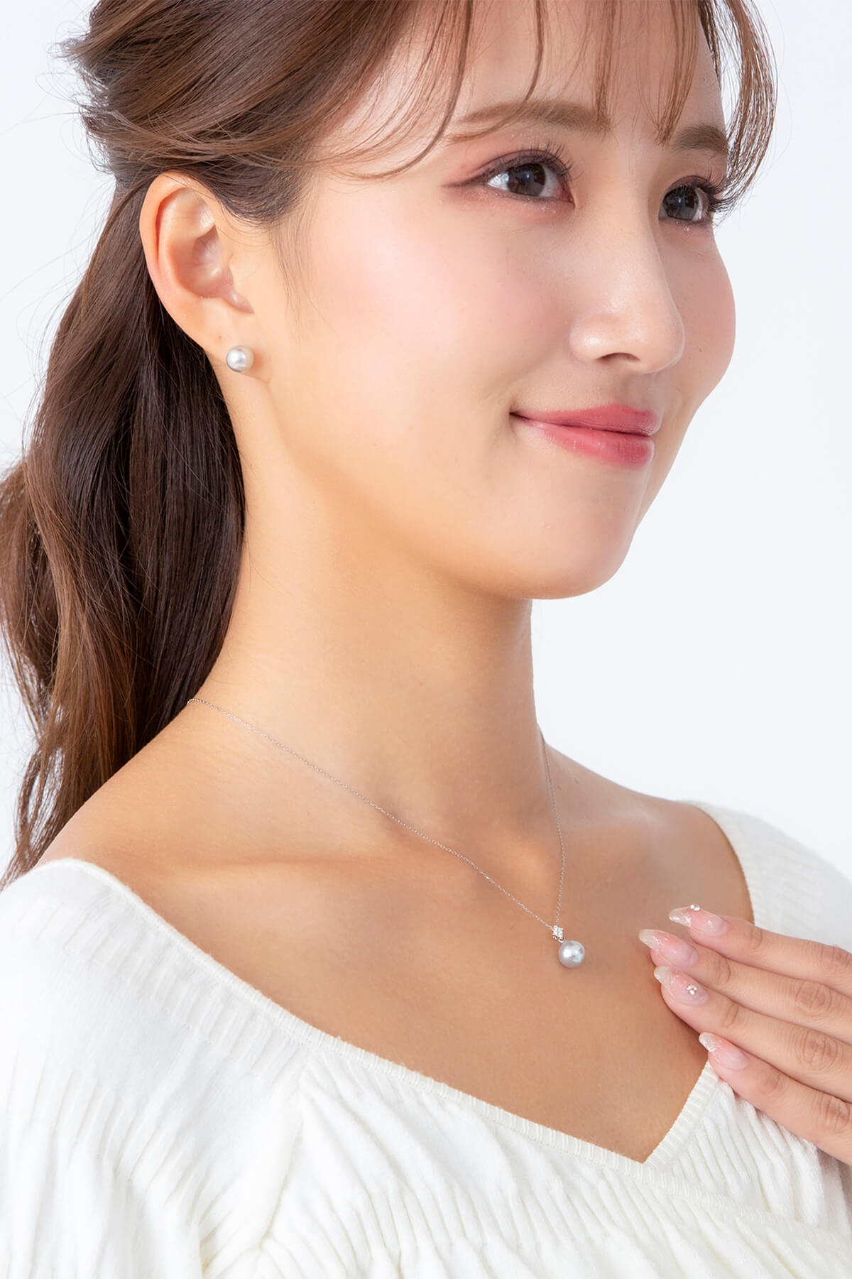 ウルトラブルーアコヤ真珠ペンダント｜深く澄んだ“青”が、大人の品格を