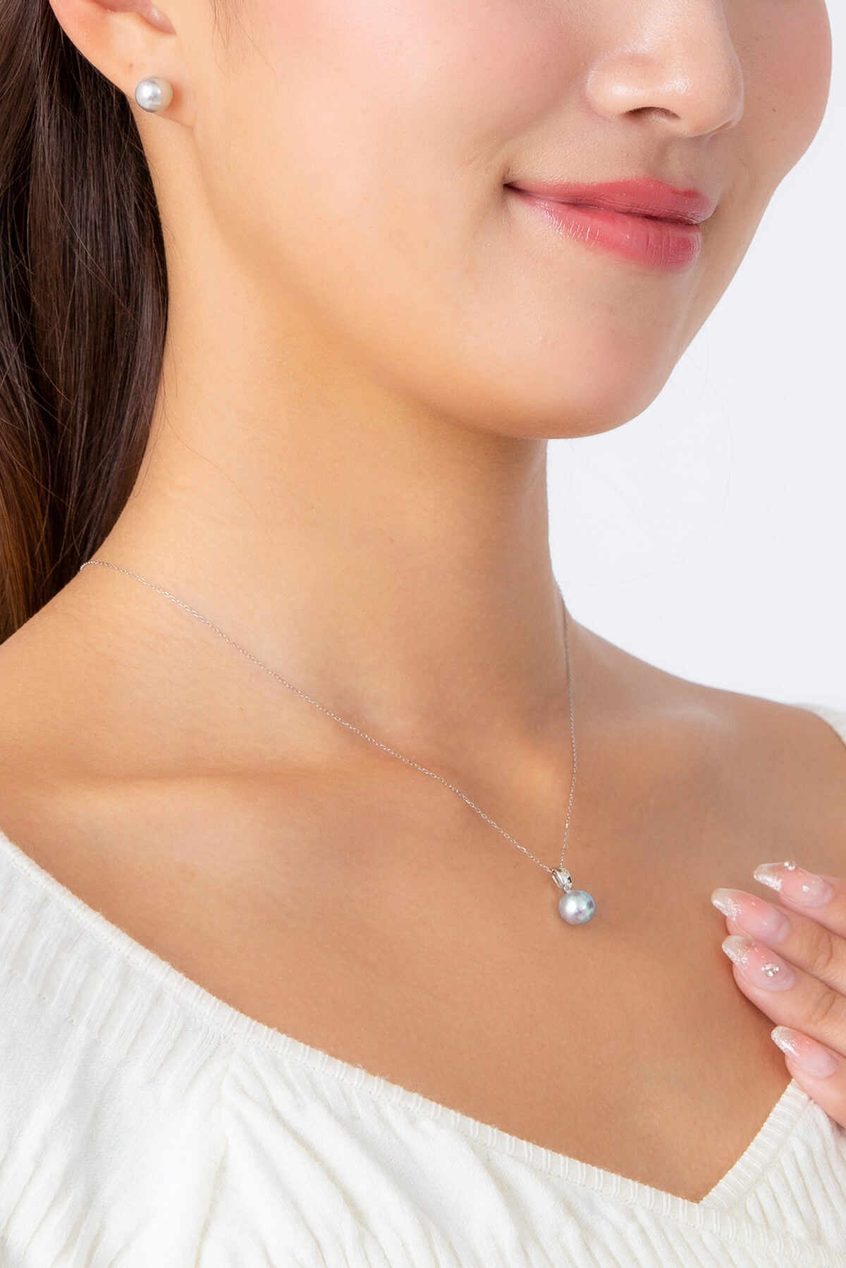 ウルトラブルーアコヤ真珠ペンダント｜深く澄んだ“青”が、大人の