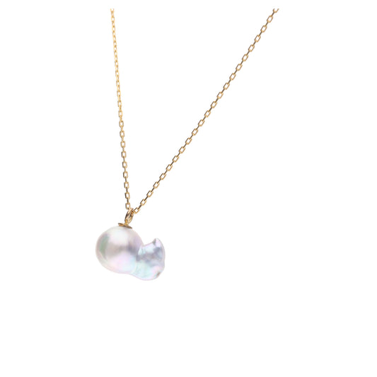 おさかな真珠・金魚（無調色アコヤ真珠 7.2-11.5mm A ホワイト色系） ペンダント シルバーチェーン付き（SV925） 世界にひとつ #3020